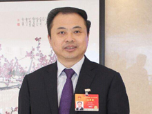全國人大代表、天能集團張?zhí)烊危航ㄗh優(yōu)化鉛蓄電池產(chǎn)業(yè)財稅政策