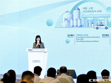 中國電池工業(yè)協(xié)會副秘書長、氫能與燃料電池分會執(zhí)行秘書長/電池中國網(wǎng)CEO張雨主持開幕式