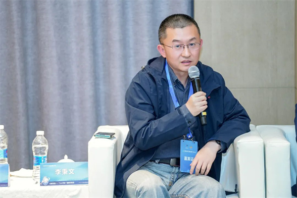 “Li+學(xué)社”高端對(duì)話：警惕全球化機(jī)遇下，鋰電企業(yè)的出海挑戰(zhàn)和技術(shù)迭代風(fēng)險(xiǎn)