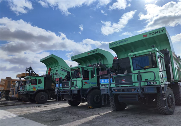 微宏與同力重工聯(lián)合推出環(huán)保型混合動力礦用卡車
